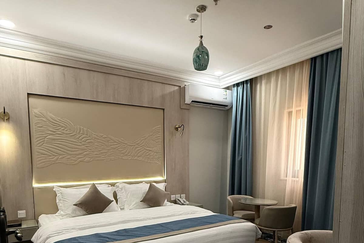 Habitación básica, vista a la ciudad | Wifi gratis