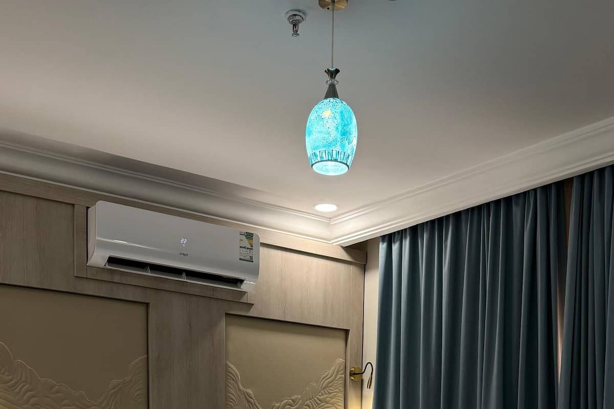 Habitación urbana con 2 camas individuales, 1 habitación, vista a la ciudad | Wifi gratis