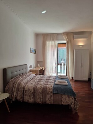 Double Room | Desk, free WiFi - Casa EStia (Naples)