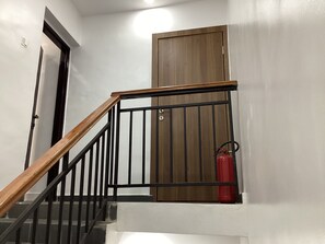 Interior - Cosy 3-bedroom apartment with AC, Equipped kitchen & Wifi in Ogba, Ikeja, Lagos (IJAIYE, Ogba)