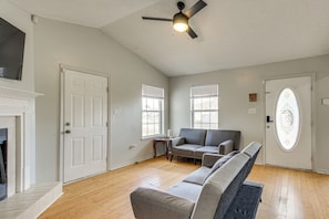 Télévision, cheminée