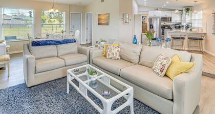 Golf, Boat & Beach-Hop: Quiet Port Charlotte Home