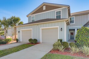Exterior - 4 Mi to EverBank Stadium! Stylish Suburban Retreat (Jacksonville)