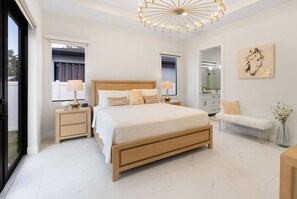4 bedrooms, desk, iron/ironing board, travel cot - Luxe New 4BD/2.5BA Midtown Tampa Home! (Tampa)