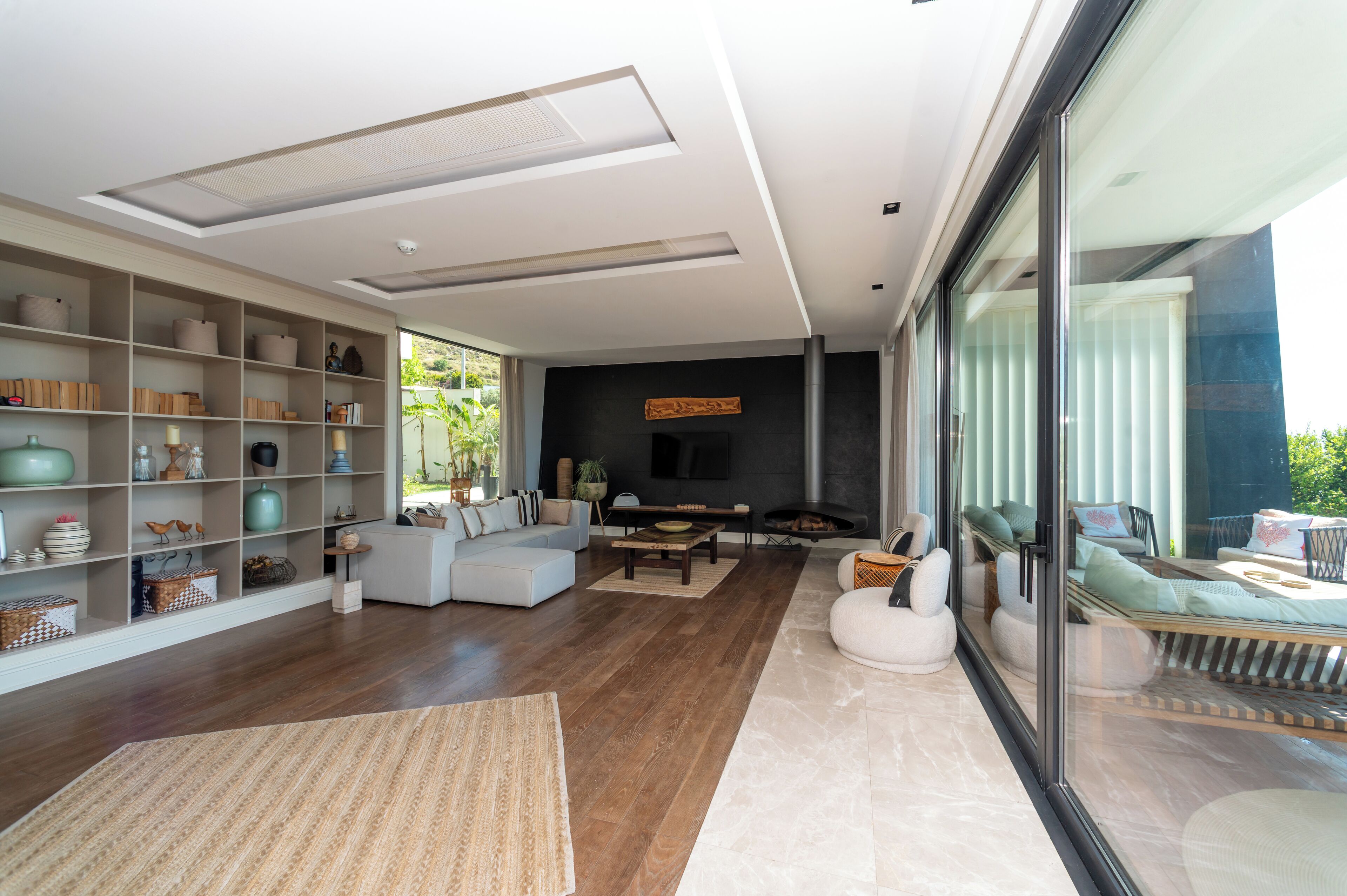 55-吋智慧型電視、有線頻道、壁爐、辦公室