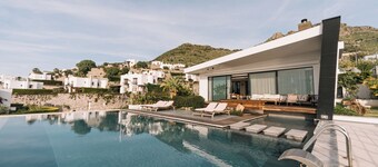 Marinhill High Luxury Property