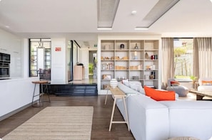 55-inch Smart TV with cable channels, fireplace, offices - Marinhill High Luxury Property (Bodrum)