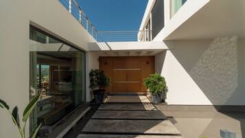 Entrée de l’hébergement