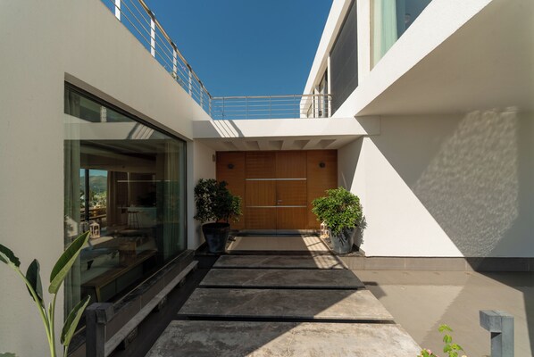 Overnatningsstedets indgangsparti