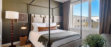 Apartment, 2 Bedrooms, 2 Bathrooms, Poolside | Egyptian cotton sheets, premium bedding, down comforters, pillowtop beds