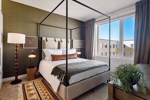 Apartment, 2 Bedrooms, 2 Bathrooms | Egyptian cotton sheets, premium bedding, down duvets, pillow-top beds - Hyatus Luxury Residences Everett  (Everett)