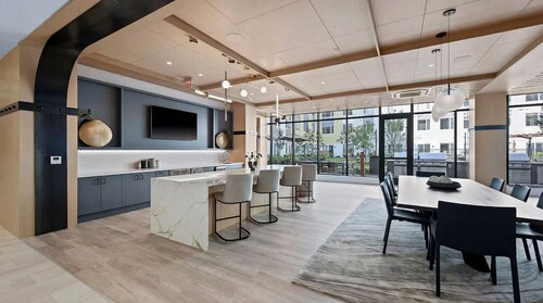 Hyatus Luxury Residences Everett 