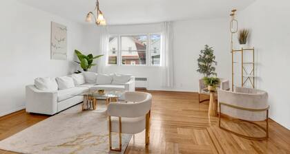 Luxe 3BR Oasis Minutes to Manhattan