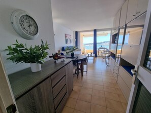 Dining - Modern apartment near beach with terrace (L'Escala)
