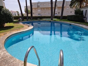Pool - Cozy apartment with terrace 400m from the beach (L'Escala)
