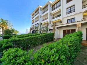 Exterior - Cozy apartment with terrace 400m from the beach (L'Escala)