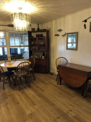 Dining - Spacious 4-bedroom house in superb Bean Station with AC (Bean Station)