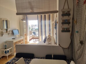 Interior - Studio 200m from Riells beach, perfect for couples (L'Escala)