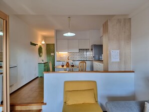 Interior - Charming and Bright Studio Near the Beach in L'Escala (L'Escala)