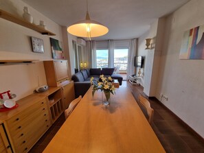 Interior - Cozy apartment near the beach with air conditioning (L'Escala)