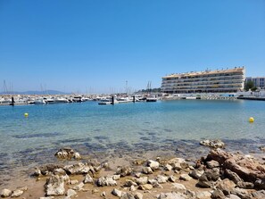 Marina - Cozy apartment near the beach with air conditioning (L'Escala)