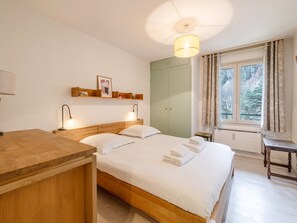 2 bedrooms, free WiFi, bed sheets - Spacious apartment with parking and pets allowed, near Chamonix (Chamonix-Mont-Blanc)