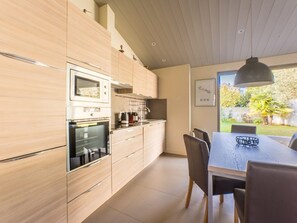 Fridge, microwave, oven, stovetop - House for 6 near beach in La Flotte (La Flotte)