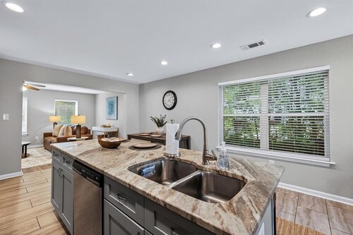 The Compound - A Luxurious Midtown Townhome