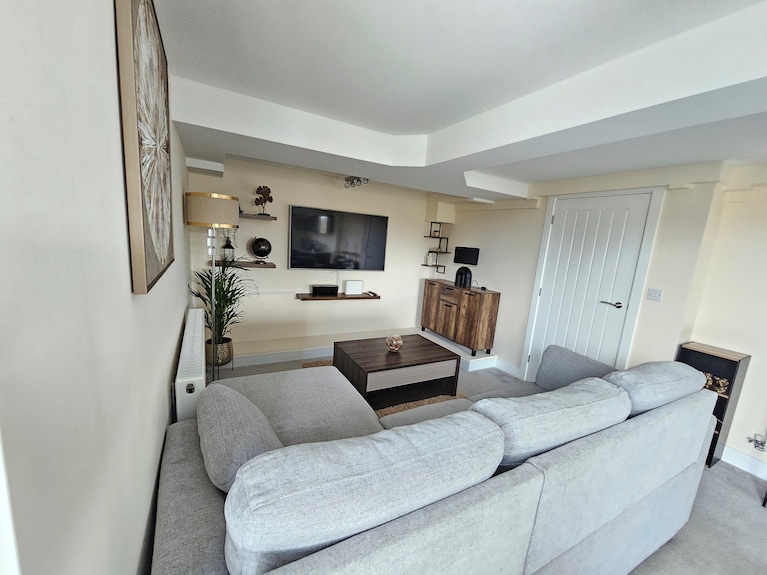 Pancinos Guest-house. Modern Apartment In Newmarket High Street - イギリス ニューマーケット