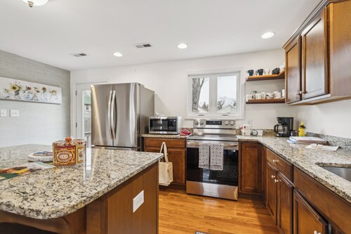 Old Town Retreat in Historic Fredericksburg