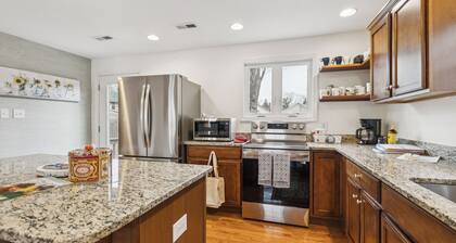 Old Town Retreat in Historic Fredericksburg