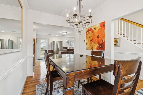 Old Town Retreat in Historic Fredericksburg