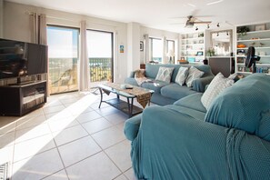 TV - Spacious 4-bedroom penthouse condo in serene Flagler Beach Florida! (Flagler Beach)