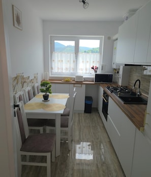 Private kitchen - Rox mountain view apartament râșnov (Râșnov)