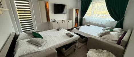 Iron/ironing board, WiFi, bed sheets