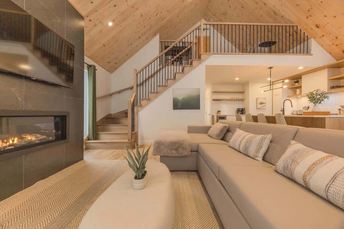 TV, fireplace, offices