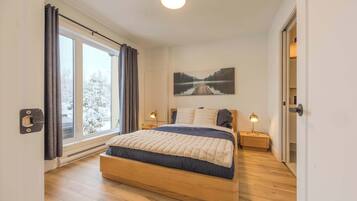 3 bedrooms, desk, iron/ironing board, WiFi