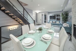 Dining - 👑Luxury Inner City New Built /Garage /AC/EV Charger (Calgary)
