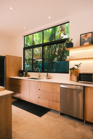 Fridge, microwave, oven, stovetop - Raw. Tropical. Unique. Villa Madom by NP Marino Ballena (Osa)