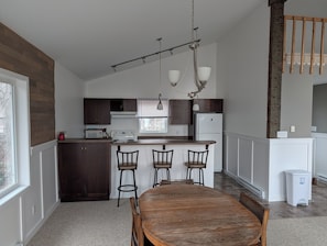 Dining - Cottage On The Lake (Pine Dock)