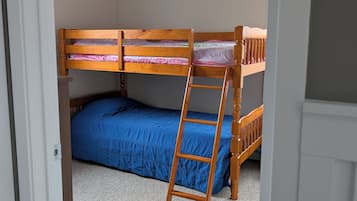 3 bedrooms, WiFi, bed sheets