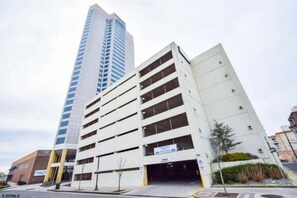 Exterior - Amazing View & Beach Access! New Queens Beds! (Atlantic City)