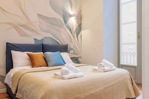 1 bedroom, iron/ironing board, internet, bed sheets