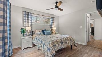 2 makuuhuonetta, työpöytä, silitysrauta/-lauta, Wi-Fi