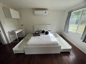 Free WiFi, bed sheets - Single Person Reasonable Cost 
Furnished studio in vibrant Tempe (Tempe)