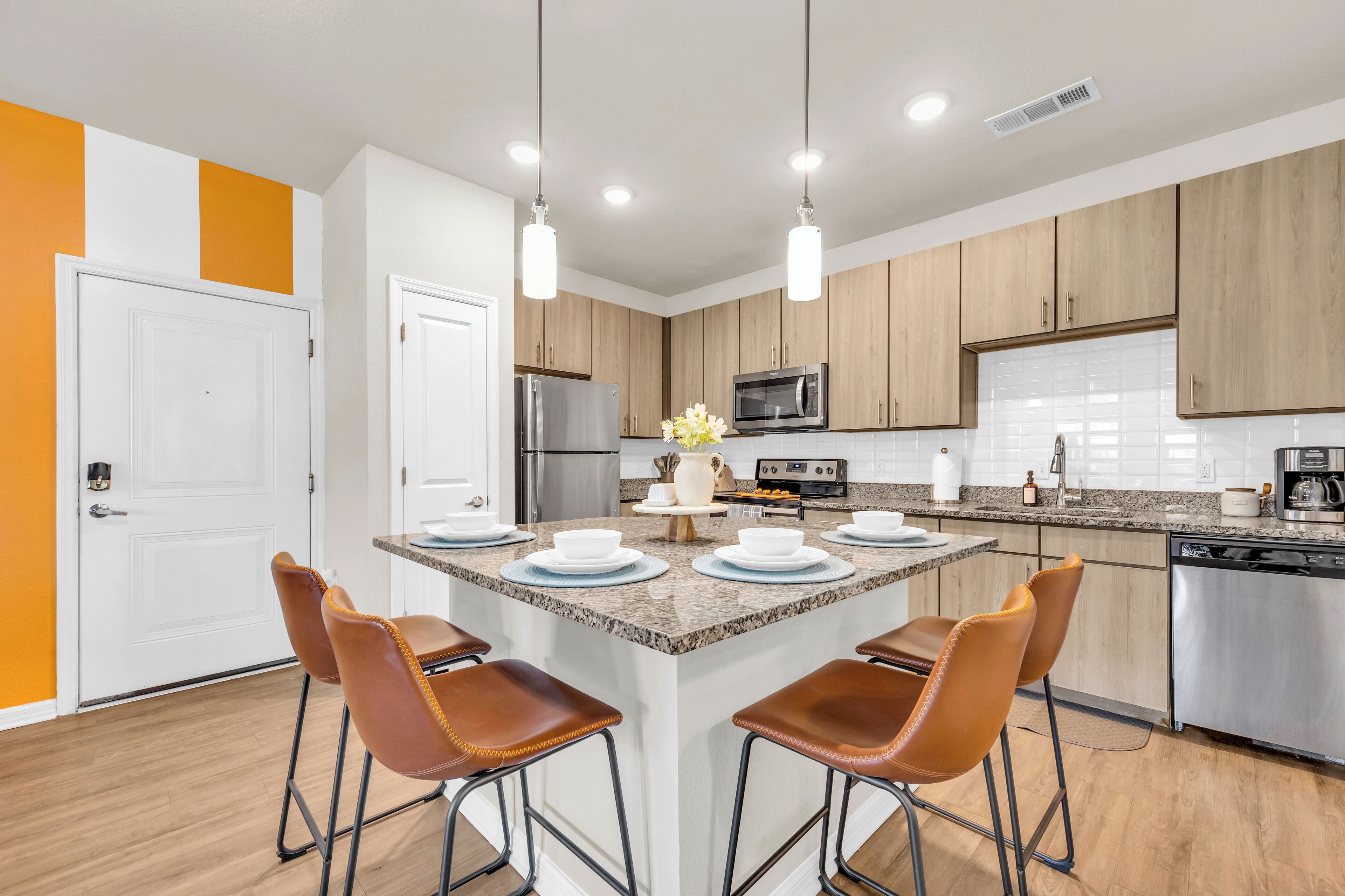 冰箱、微波炉、烤箱、炉灶