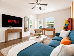 Smart-tv, tv-spel, bordsfotboll och printers