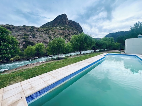 Pool. Bella Ribera#4 Riverfront Cabins in Valle Grande with Big Pool & Private Jacuzzi