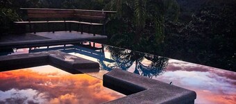 Soar with the birds, relax in luxury.