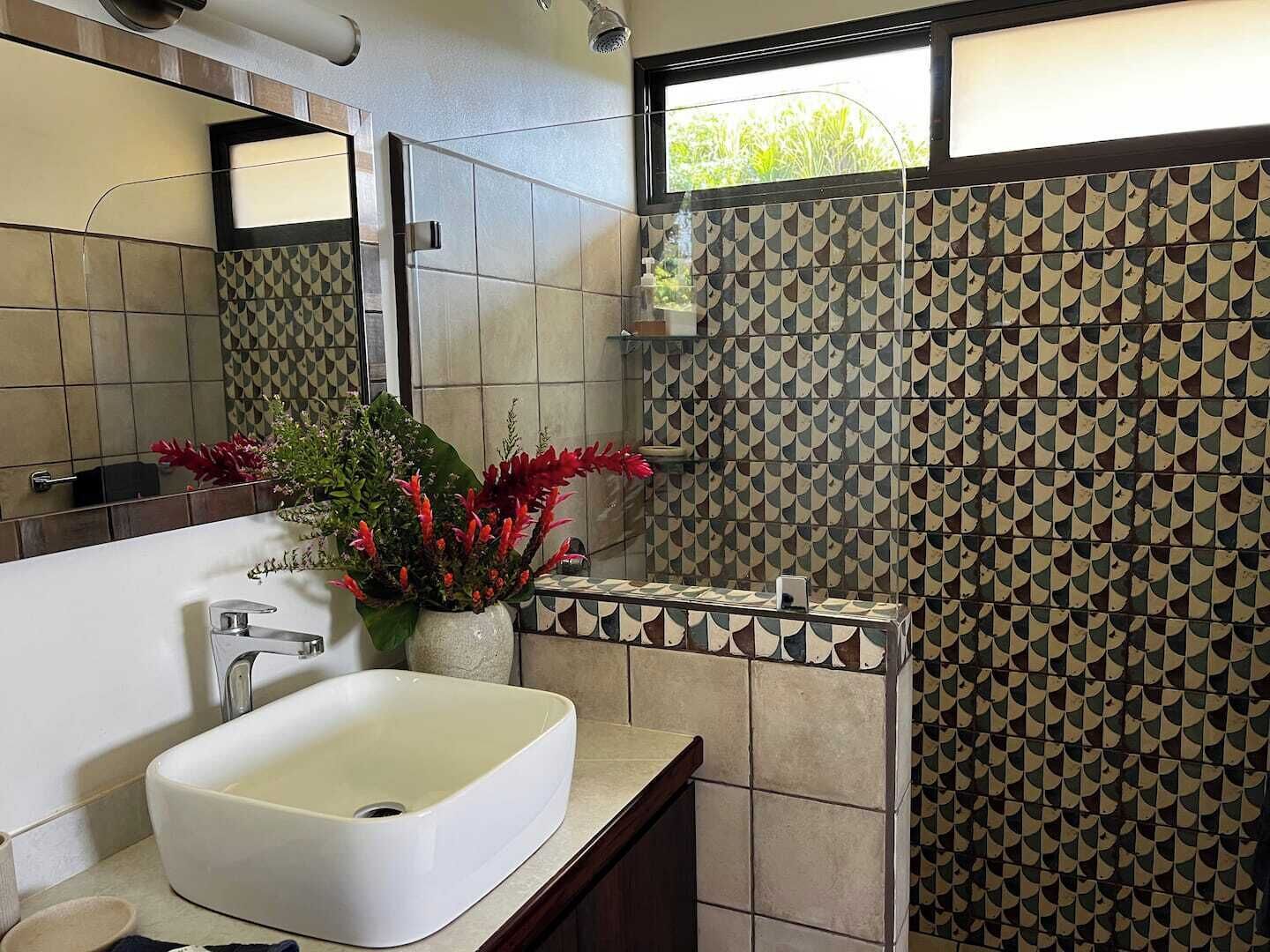 Hårføner og håndklær